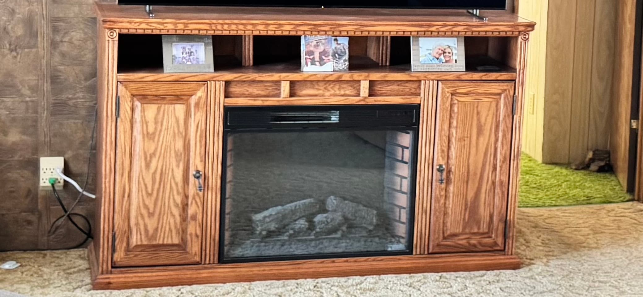 Elec fireplace / entertainment stand