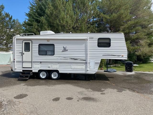 2003 24′ North Wood Nash Fifth Wheel