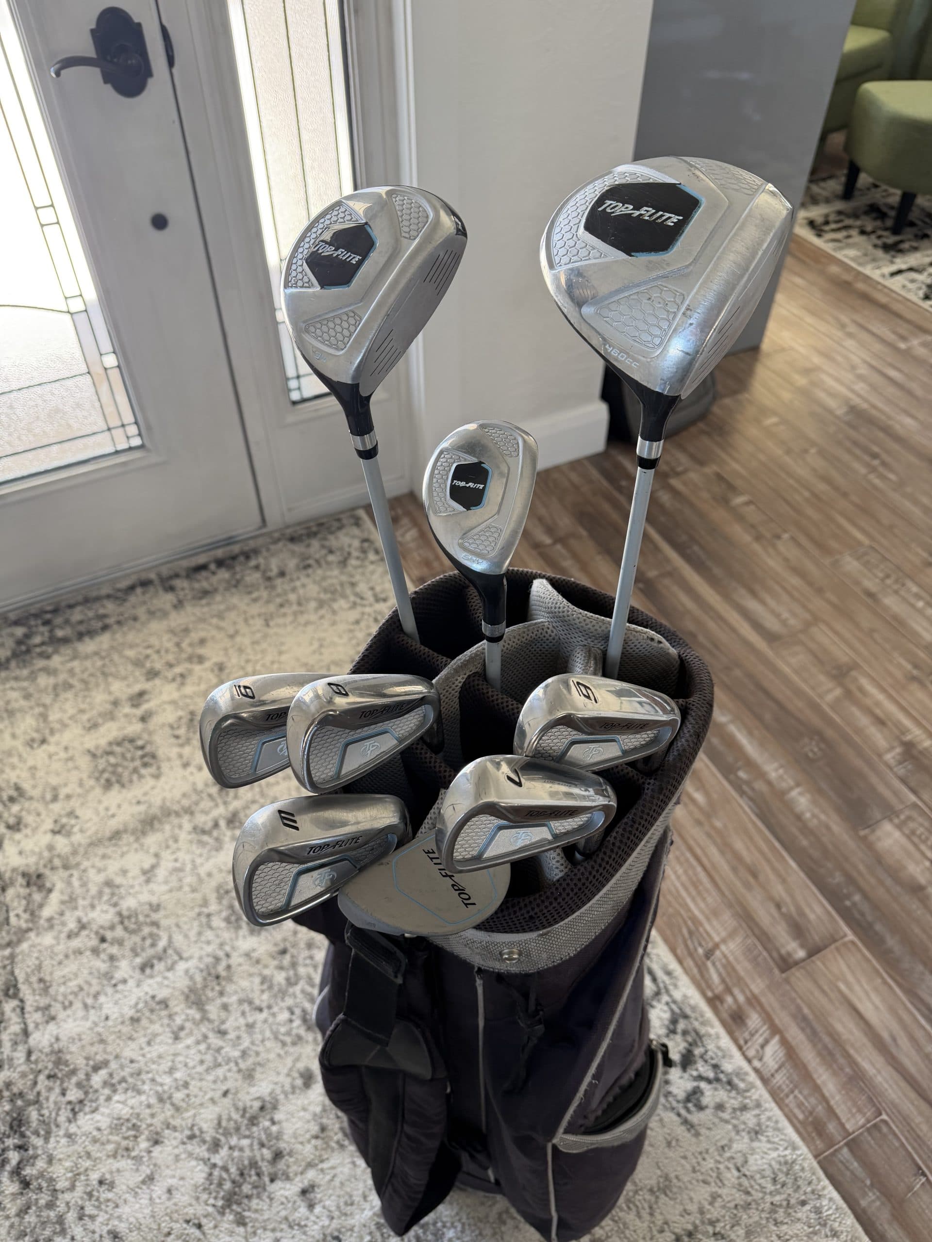 Women’s Top Flight complete golf set.