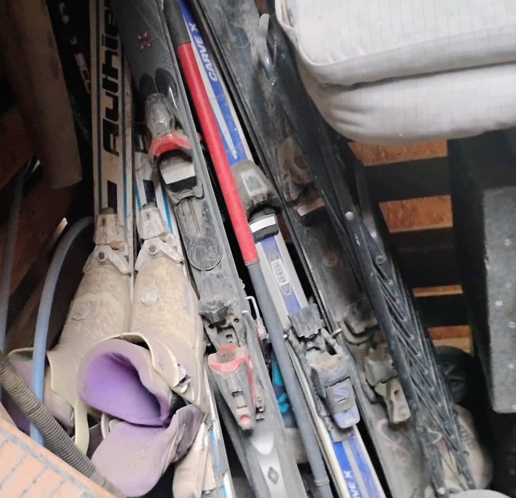 Snow skis