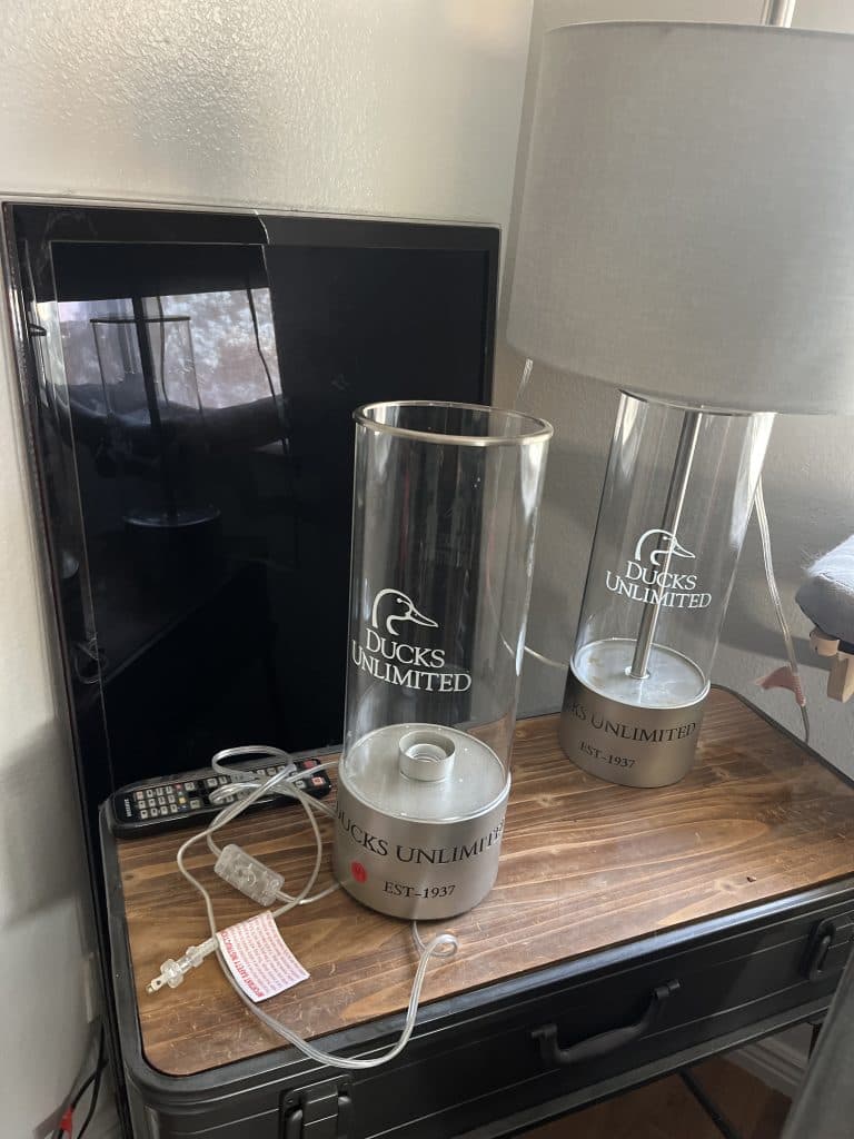 Tv and ducks Unlimited lamps