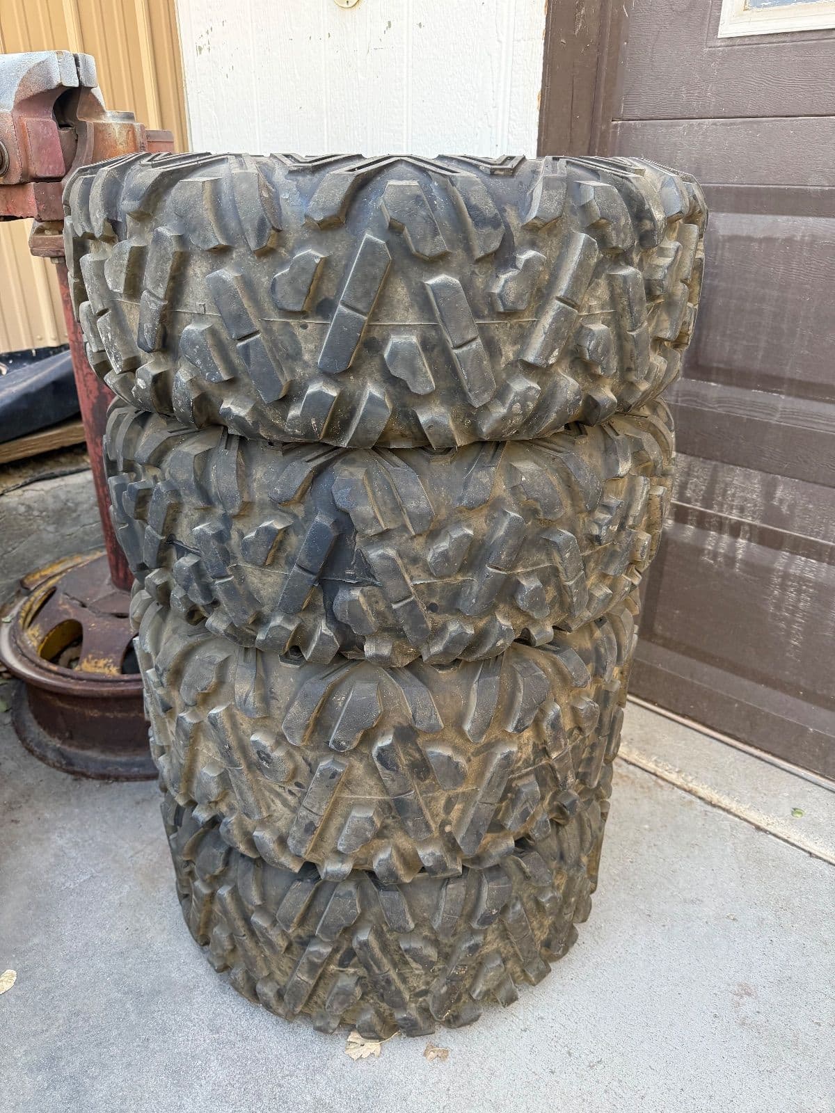 2022 razor 1000 set of tires 50.00$