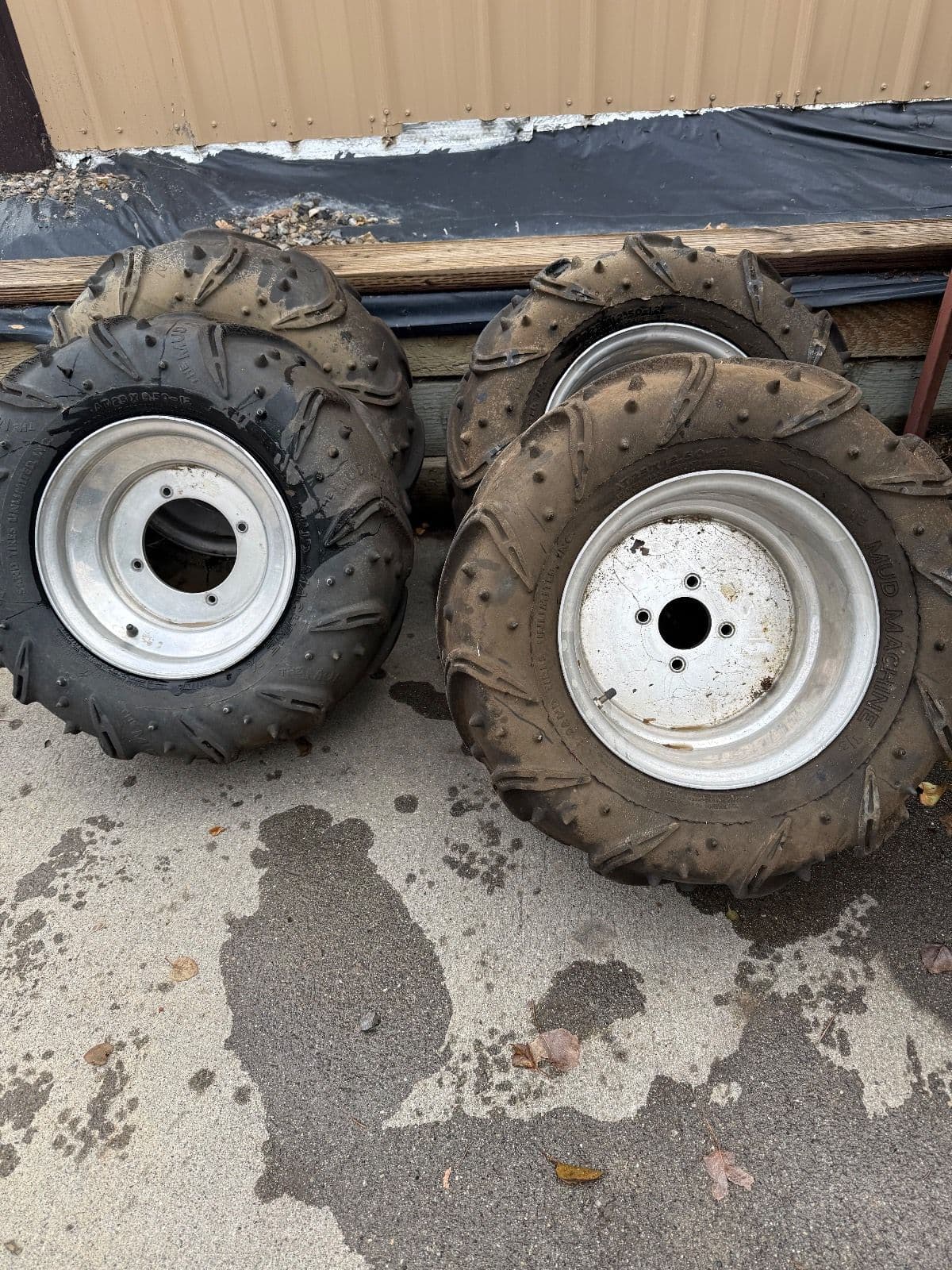 Polaris 4 wheeler rims 25$ call 775-934-4446