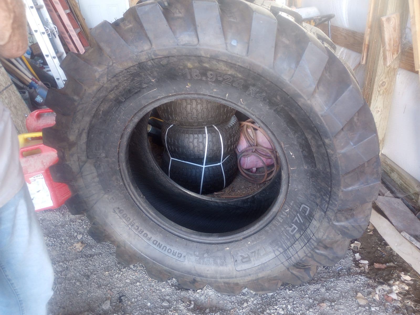 2 brand new tires
