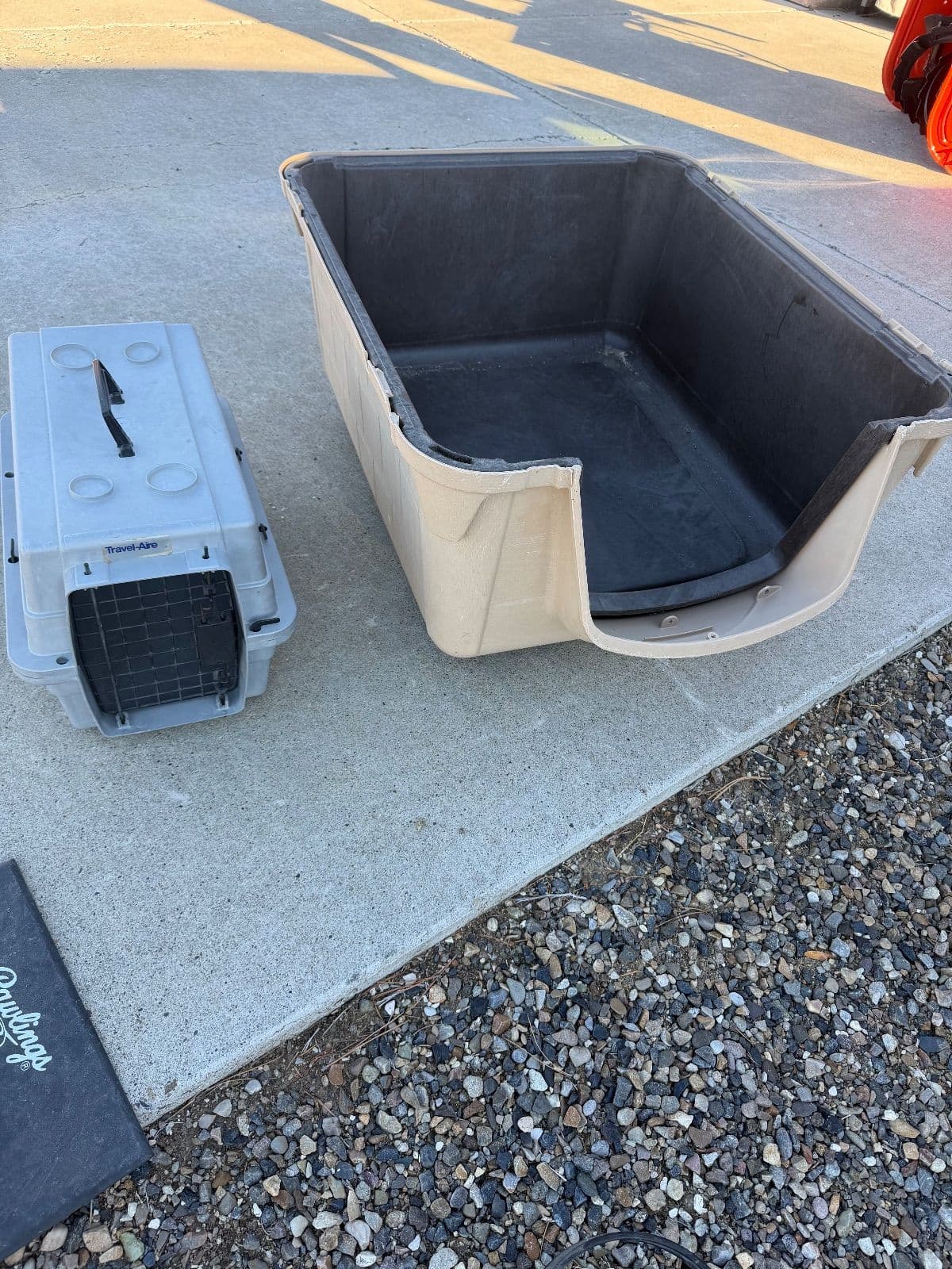 Pet kennels