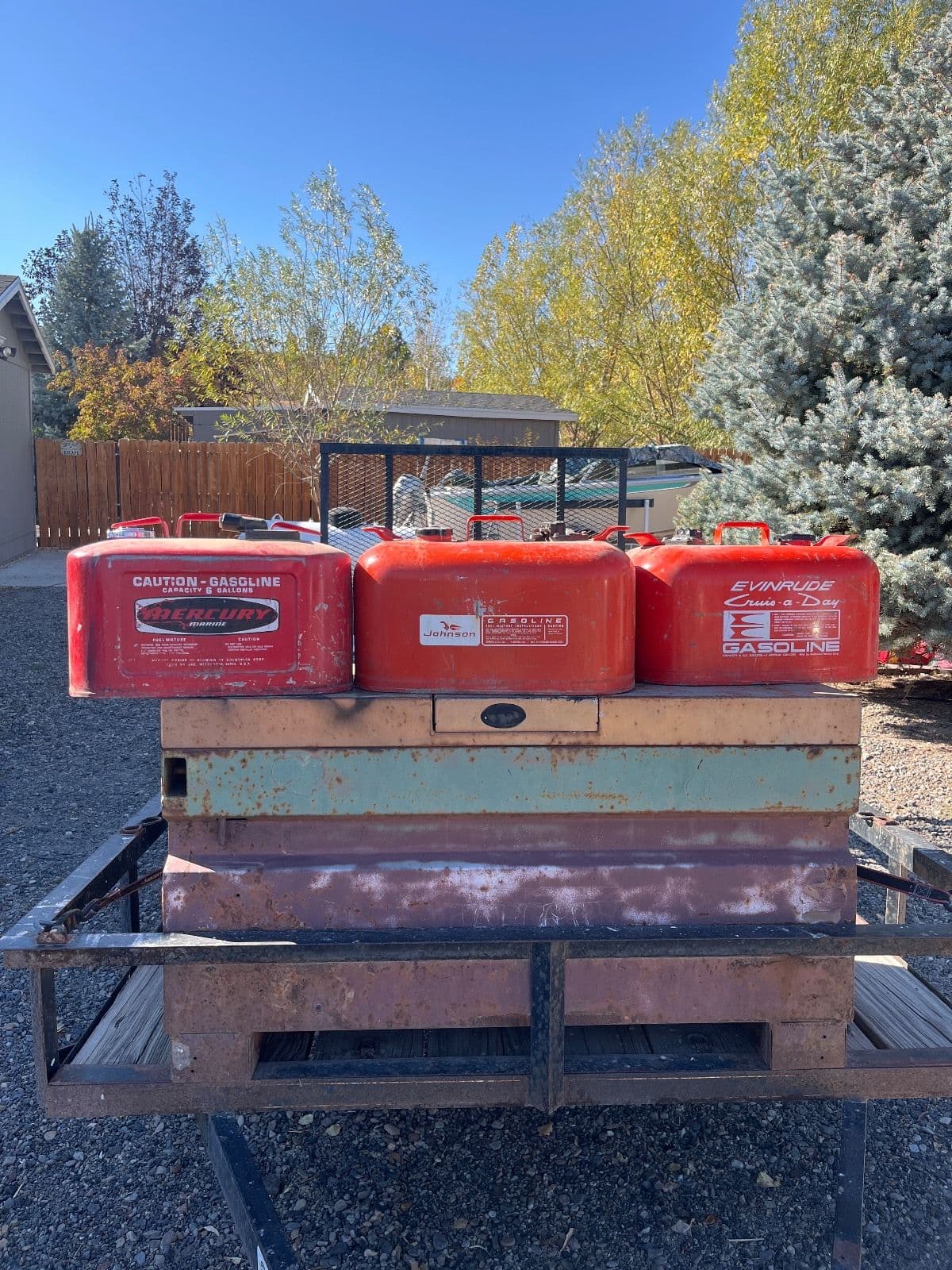 Antique gas cans no leaks and they still work
