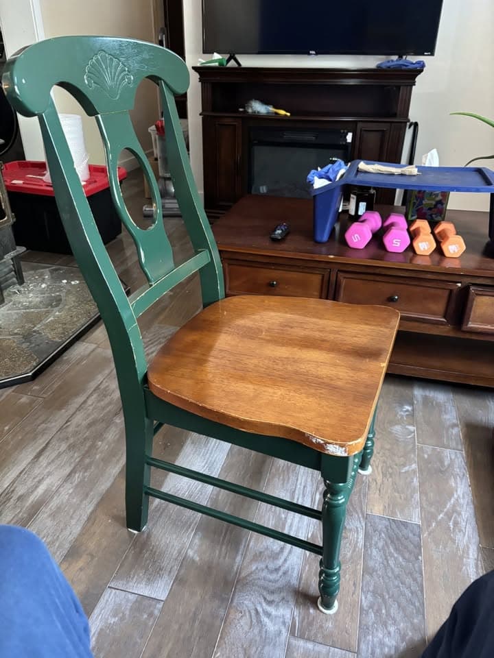 Pair (2) of Green Painted Wooden Dining Chair with Shell Carving