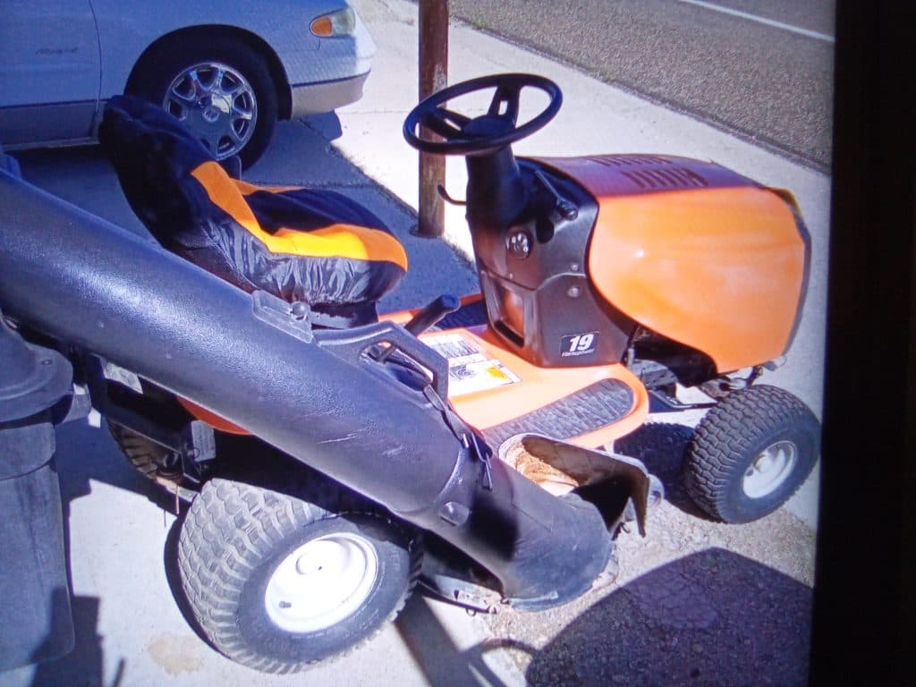Lawn tractor with bagger