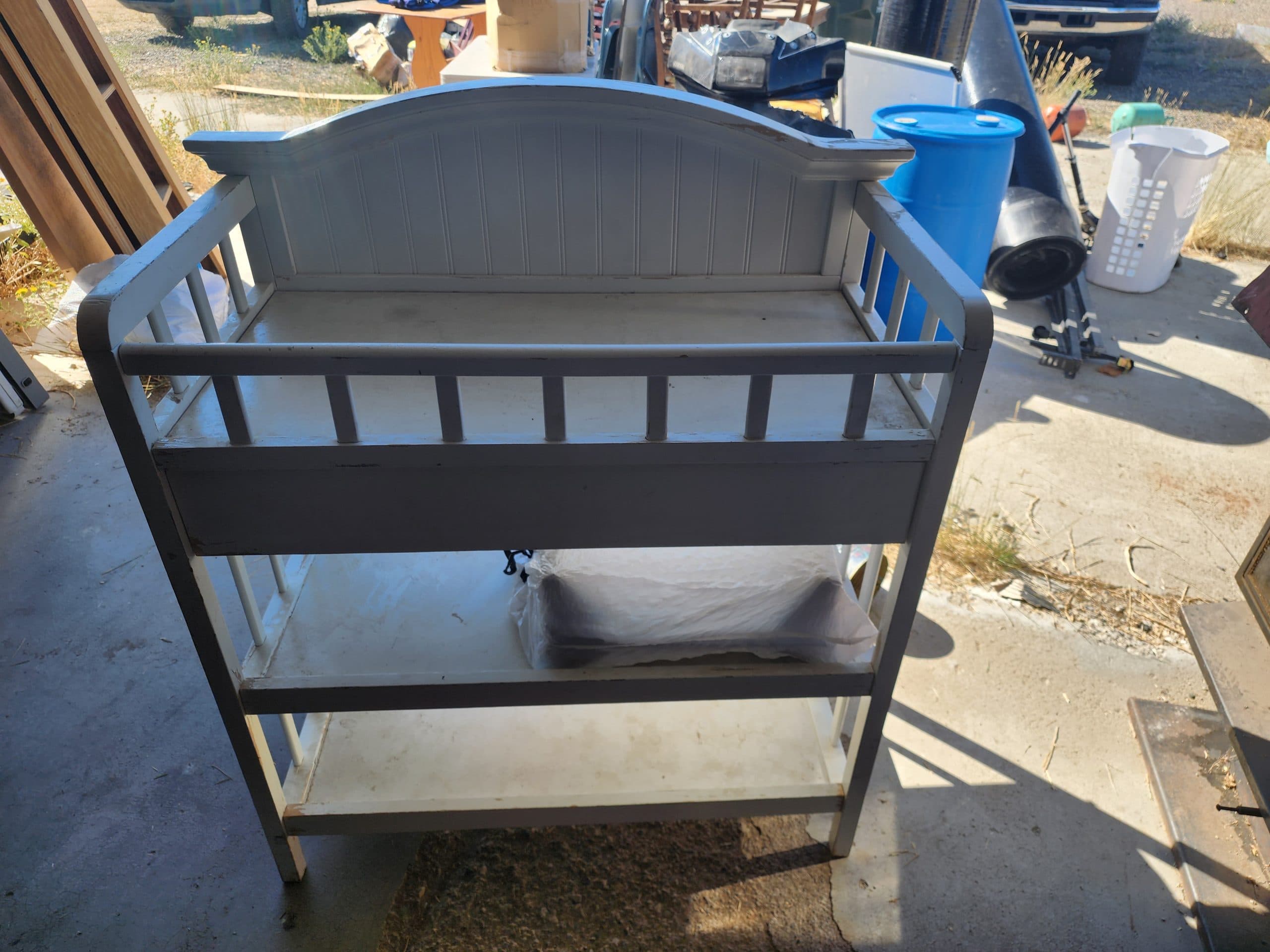 Sturdy baby changing table